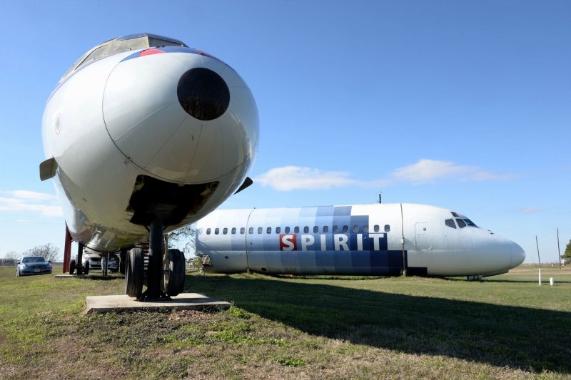 Брюс Кэмпбелл Boeing-727