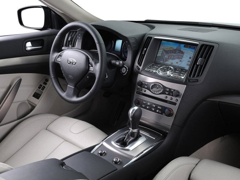 Инфинити qx70 белый салон