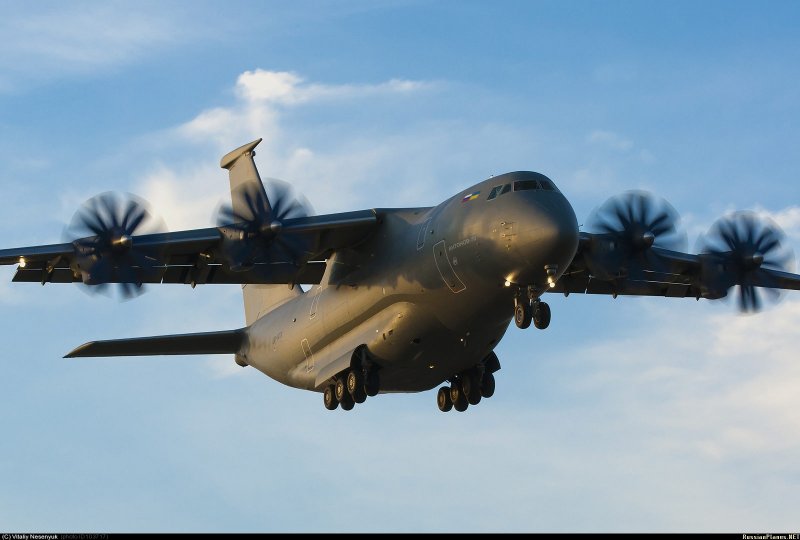 Транспортный самолет АН 70