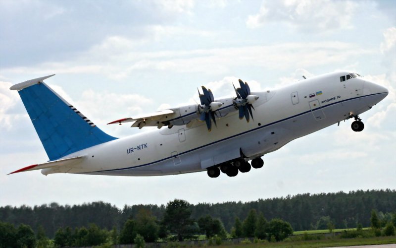 АН-170 военно-транспортный самолёт