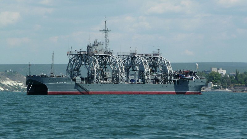 Коммуна корабль Севастополь