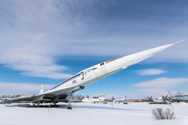 Ту-244 сверхзвуковой пассажирский самолёт