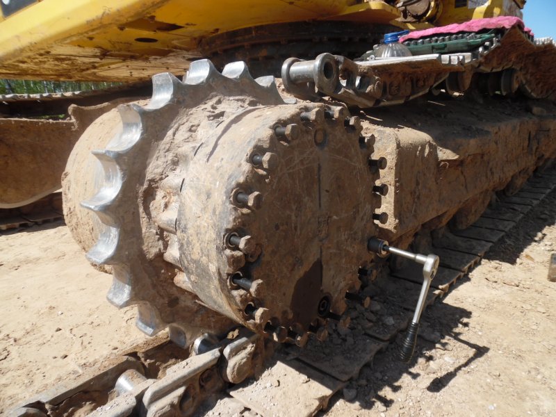 Ведомое колесо гусеничного трактора Komatsu