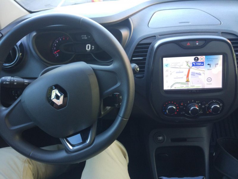 Renault Captur каршеринг салон