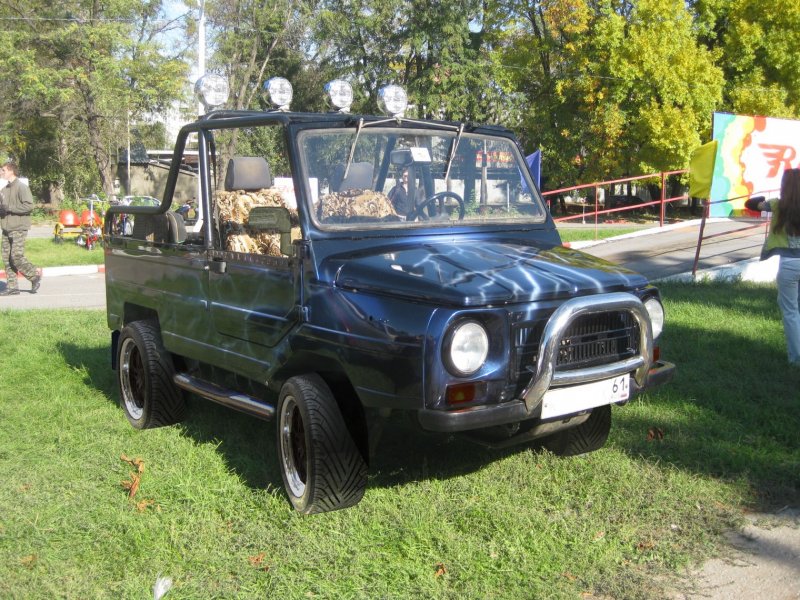 ЛУАЗ 969 черный