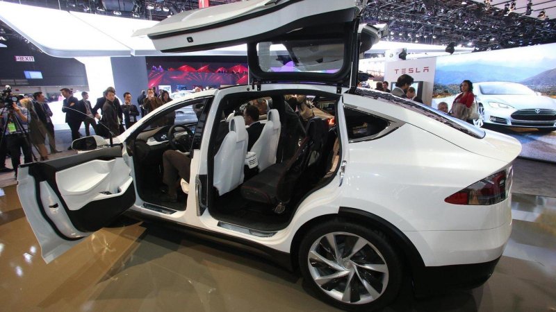 Tesla кроссовер model x