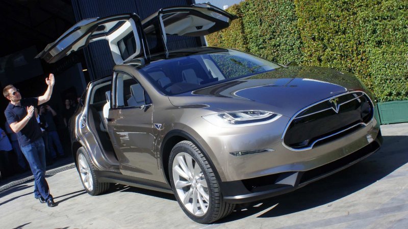 Tesla x 2019