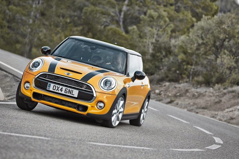Машина Mini Cooper 2010