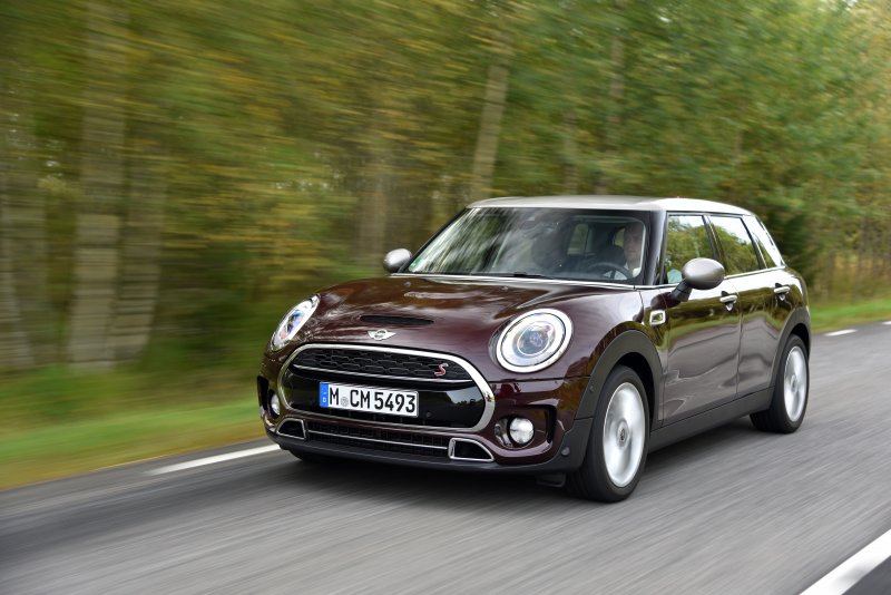 Countryman Mini Cooper 1.6 at красная