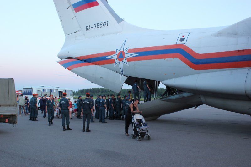 Самолет МЧС России