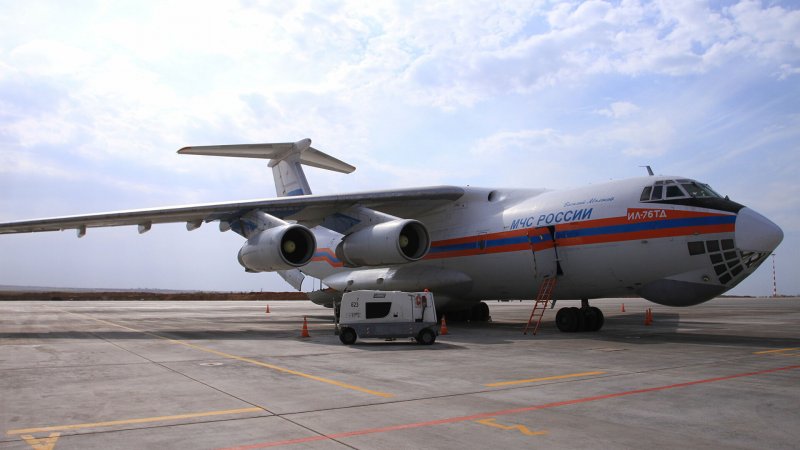 Самолет МЧС России