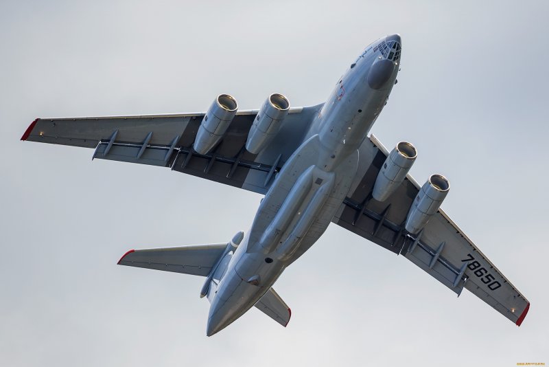 Ил-76 военно-транспортный самолёт