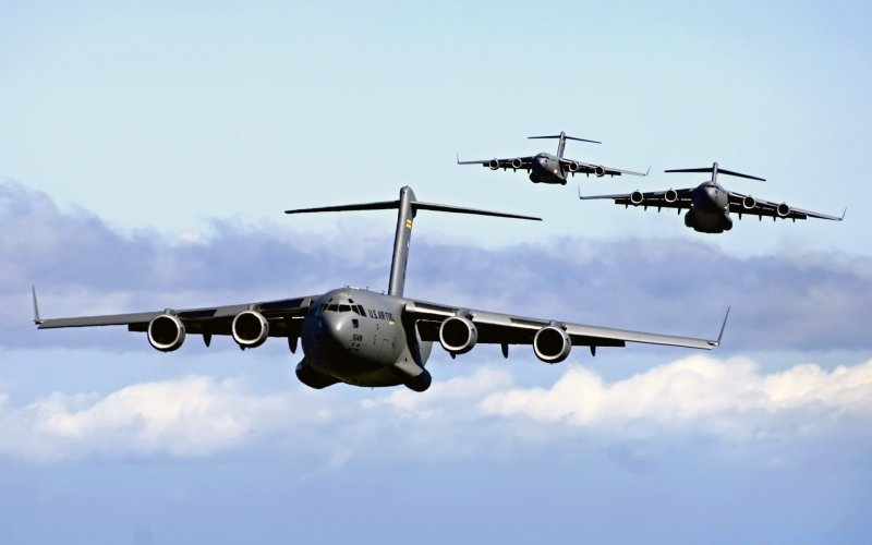 C 17 Globemaster vs c 130