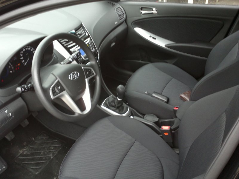 Hyundai Solaris 2012 Interior