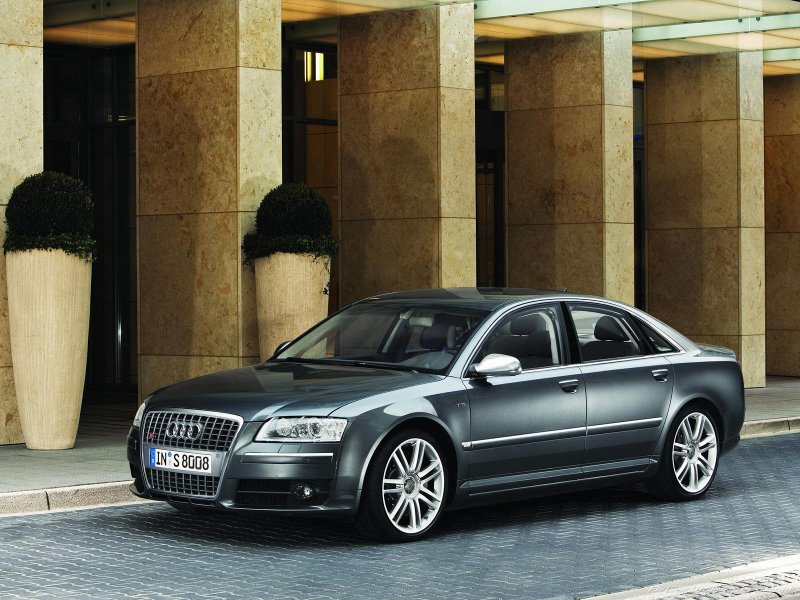 Ауди s8 2006