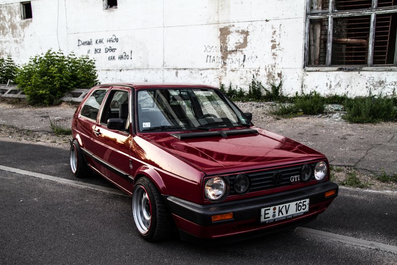 VW Golf mk2 красный