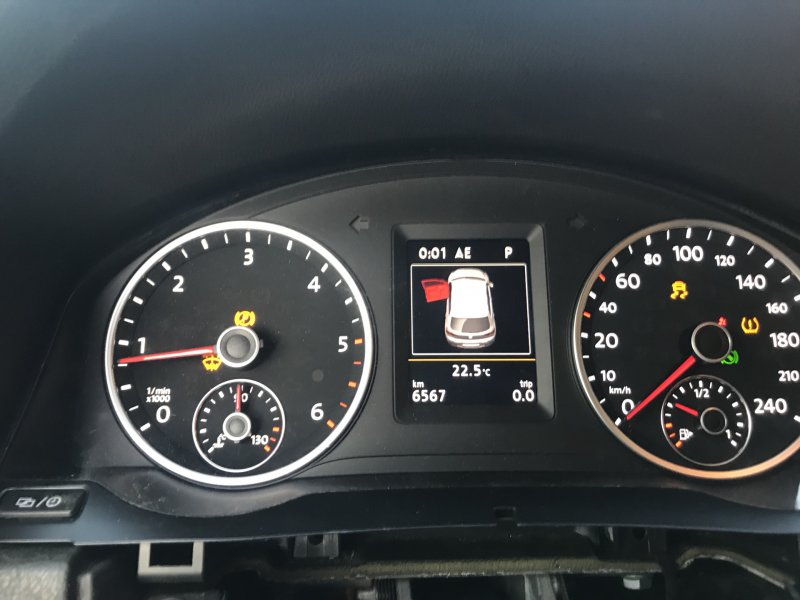 Volkswagen Tiguan 2010 приборка