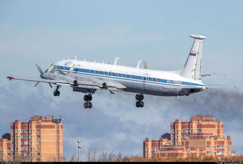 Ил 22 м11 внутри