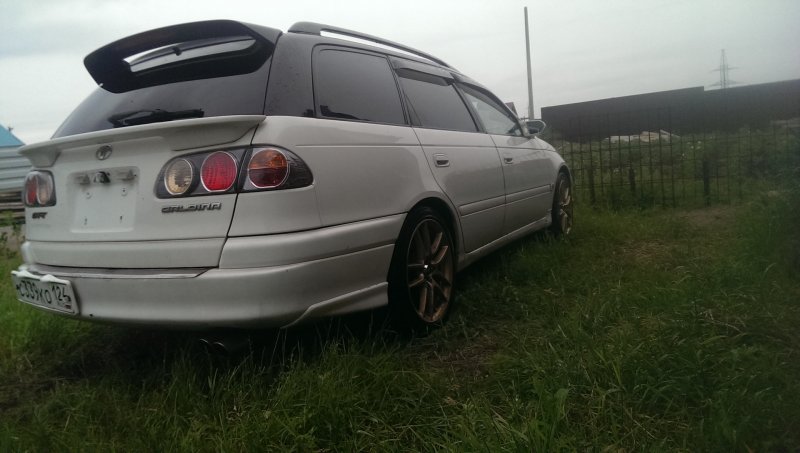 Toyota Caldina 99г