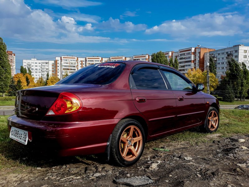 Kia Spectra 2006 с литьем 15