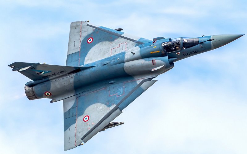 Истребитель Dassault Mirage 2000