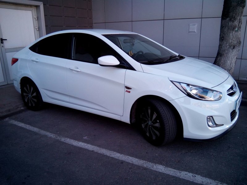 Hyundai Solaris Qora polniy tanirofka