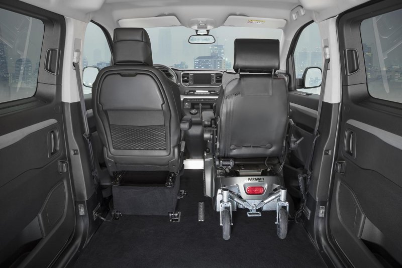 Peugeot Expert traveller салон