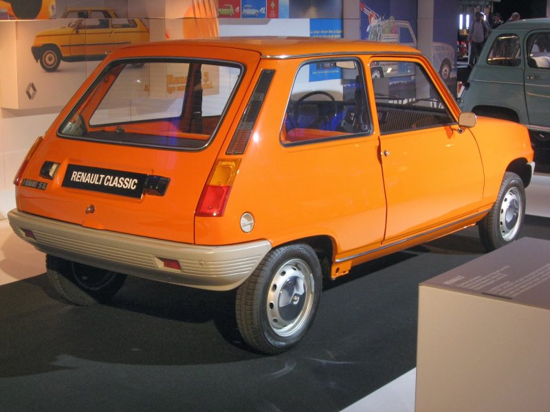 Новый кроссовер Renault Triber