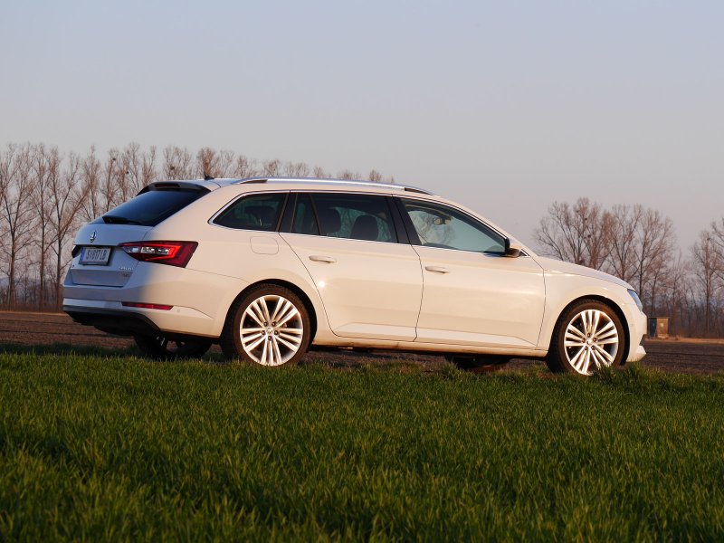 Skoda Superb Combi