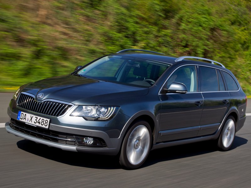 Škoda Superb универсал 2013