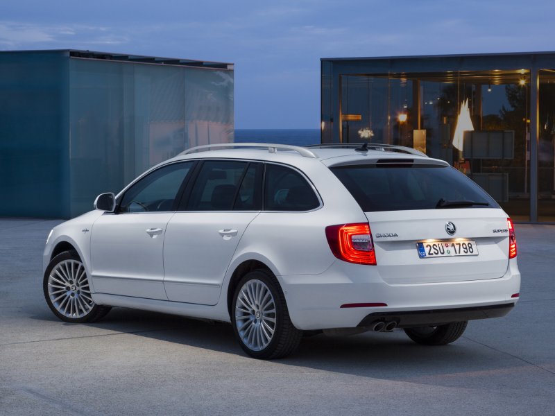Skoda Superb Combi 2014