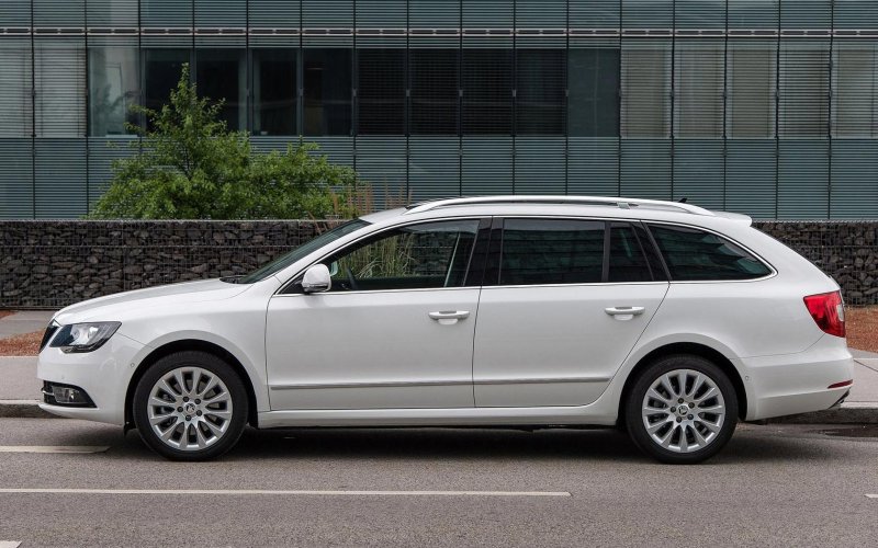 Skoda Superb Combi 2013