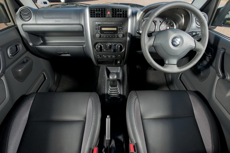 Suzuki Jimny, 2013 интерьер