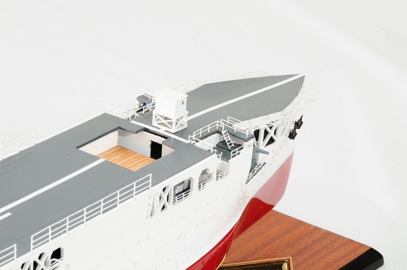 Британский авианосец «HMS Argus»