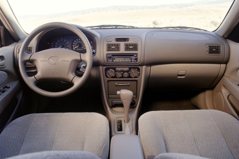 Corolla 2002 год