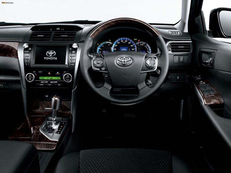 Toyota Camry 2014 салон