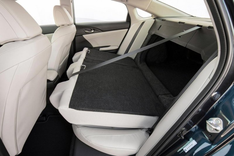 Honda Insight 2019 салон