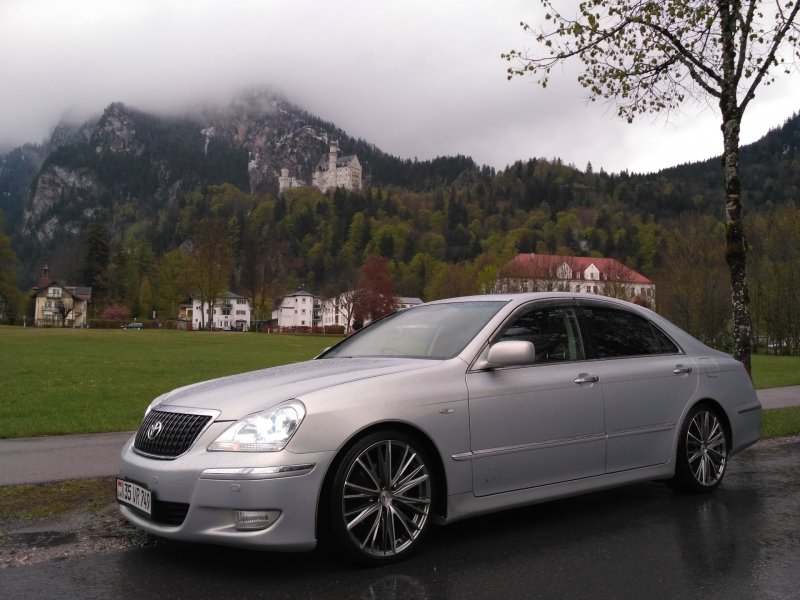Toyota Crown Majesta 177