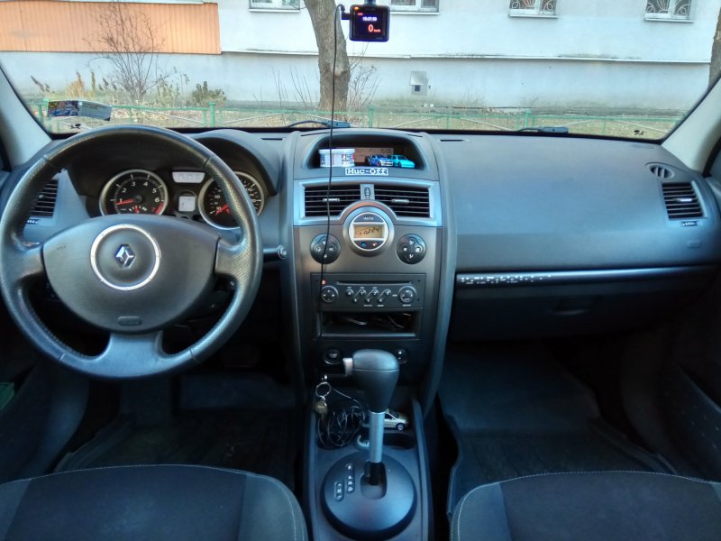 Салон Меган 2 2008