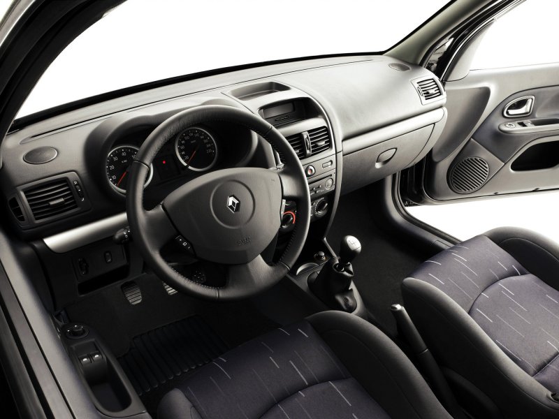 Renault Clio 2 салон
