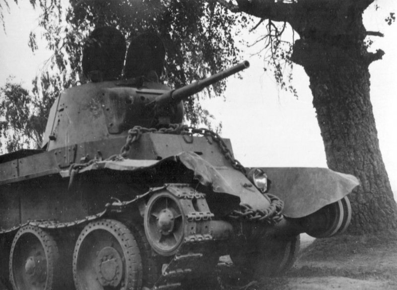 Подбитые танки БТ-5 И БТ-7