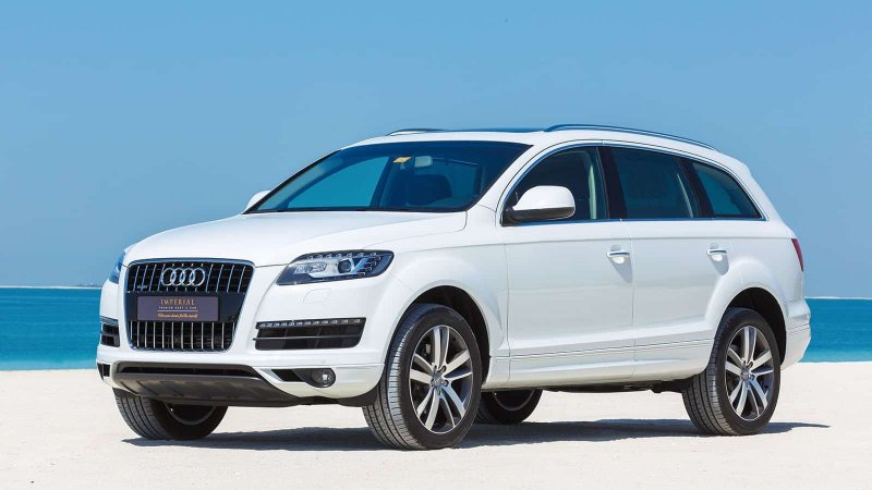 Audi q7 белая