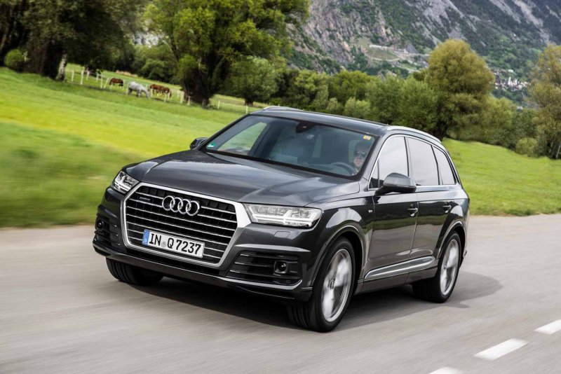 Ауди q7 2015