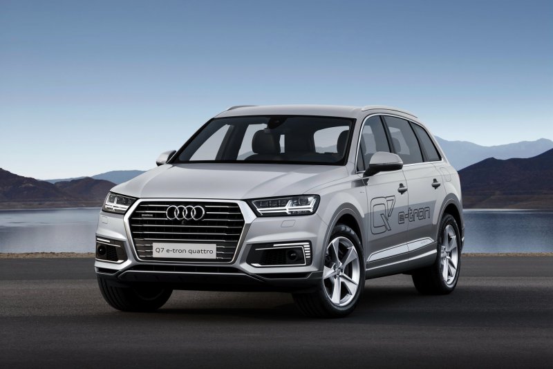 Ауди q7 2016