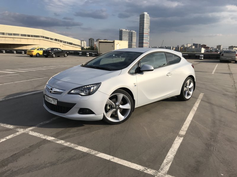 Opel Astra j GTC