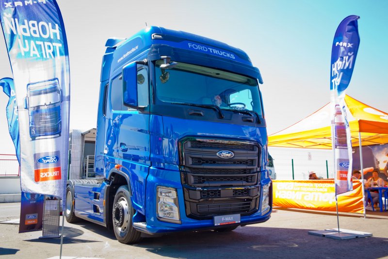 Тягач Ford Cargo