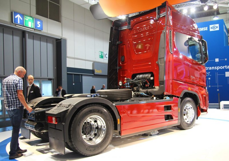 Грузовой тягач седельный Ford Cargo 1830t