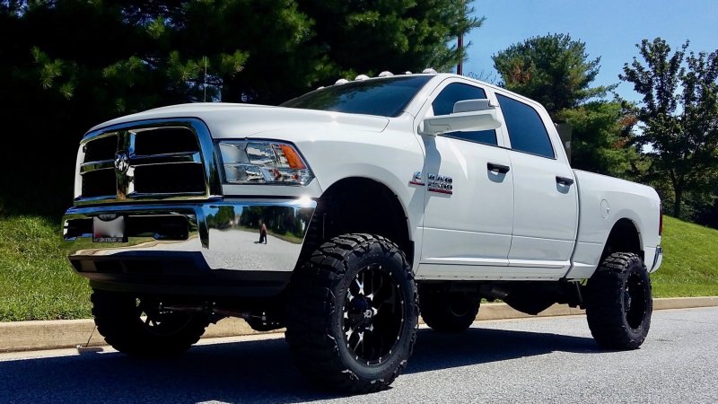 Dodge Ram 2500 Lifted