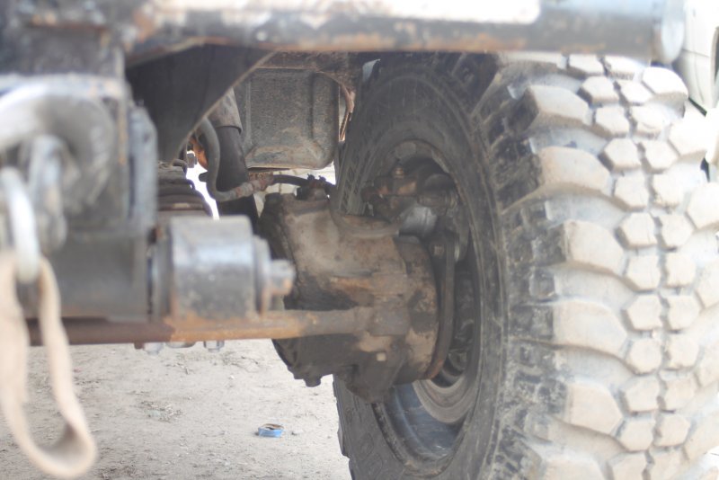 УАЗ 469 военные мосты зажаты тормоза