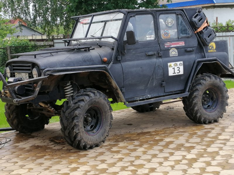 УАЗ 469 на военных Мостах